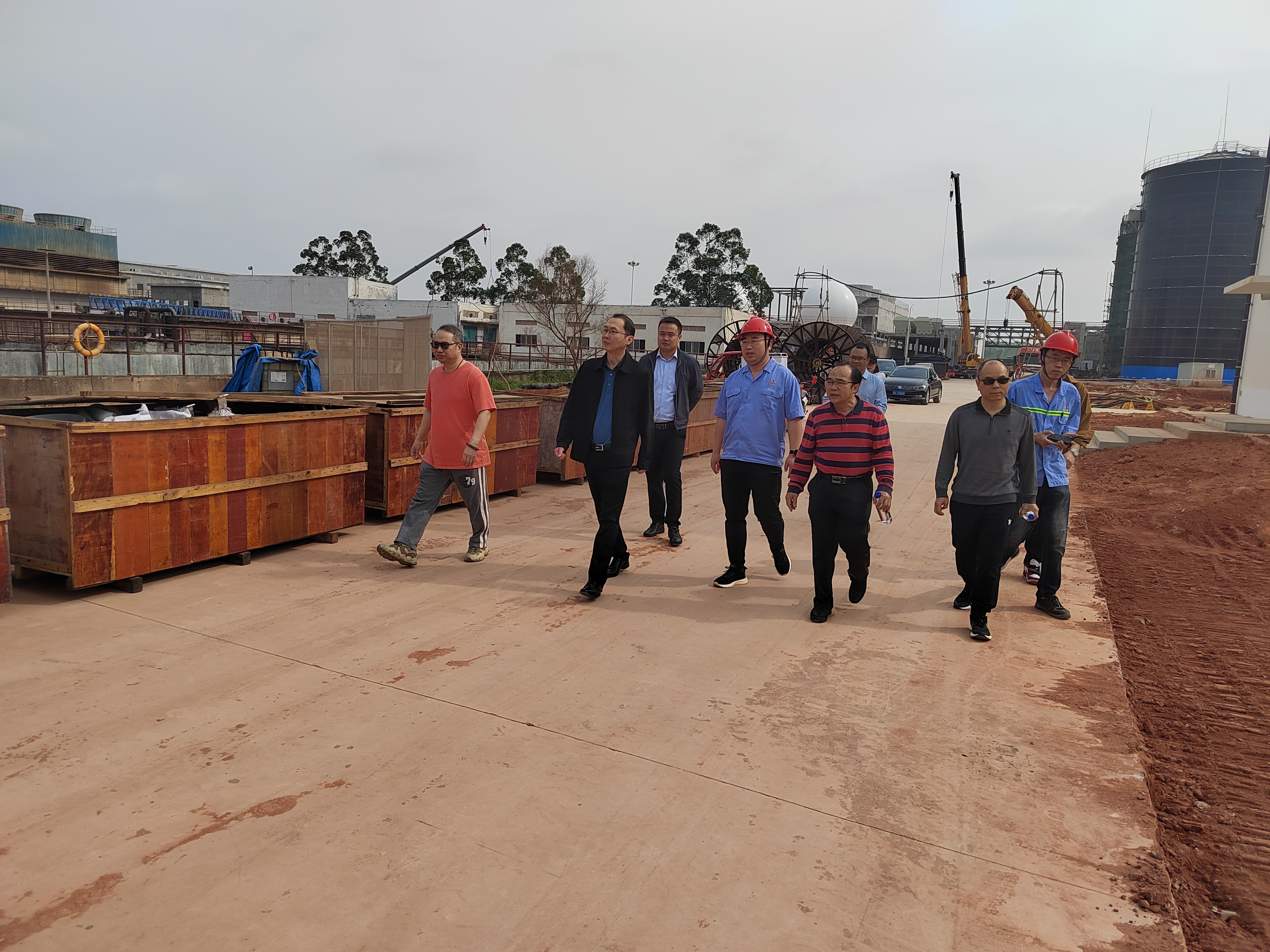 曹壯帶隊(duì)到六景工業(yè)園區(qū)污水處理應(yīng)急改造現(xiàn)場開展項(xiàng)目調(diào)研工作